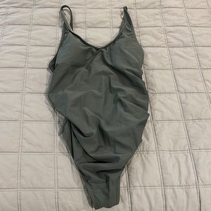 Maternity swimsuit size small. Worn a handful of times. Cute fit, comfortable.